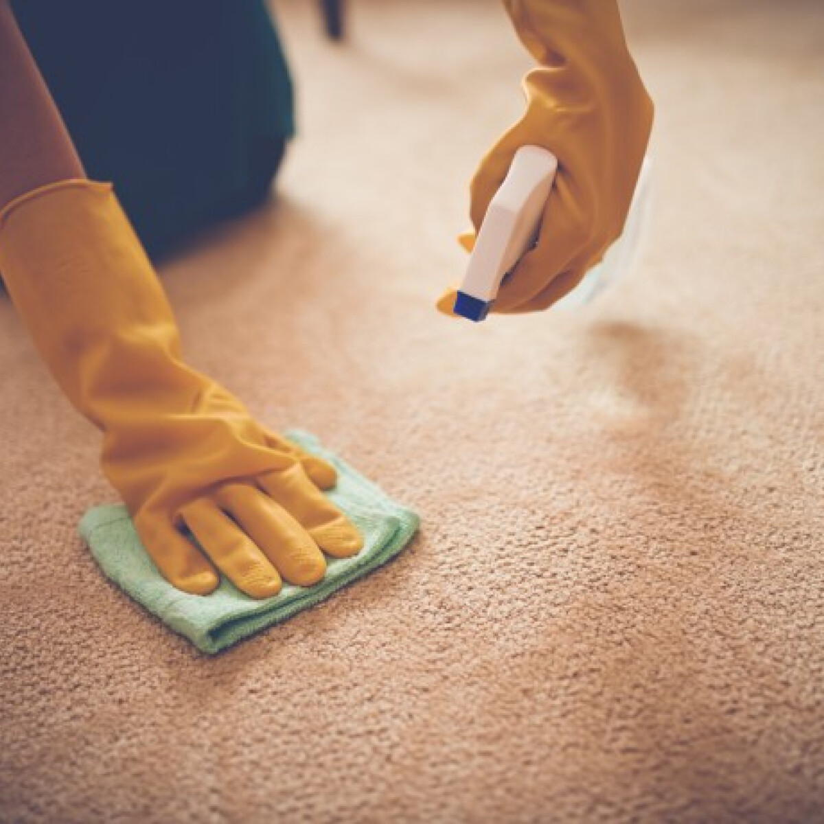 Így varázsolhatod ragyogóvá a járólapot és frissítheted fel a szőnyeget ecettel