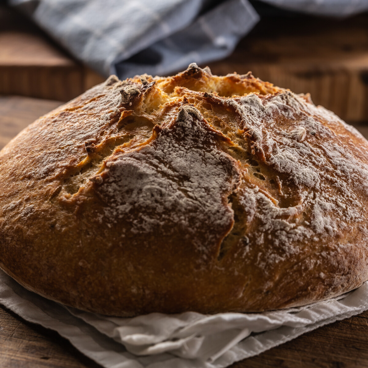 4+1 szép, ropogós héjú kenyér, ami forrólevegős sütőben készül