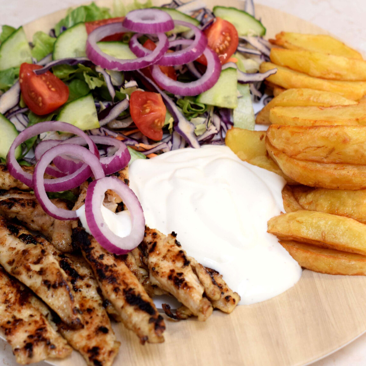 Mit főzzek ma? Karalábé-krémleves, házi gyros és epres-mentás smoothie a pénteki menü
