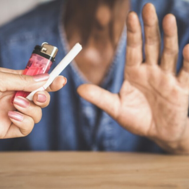 Tényleg kevesebb dohányos lesz koronavírusos?