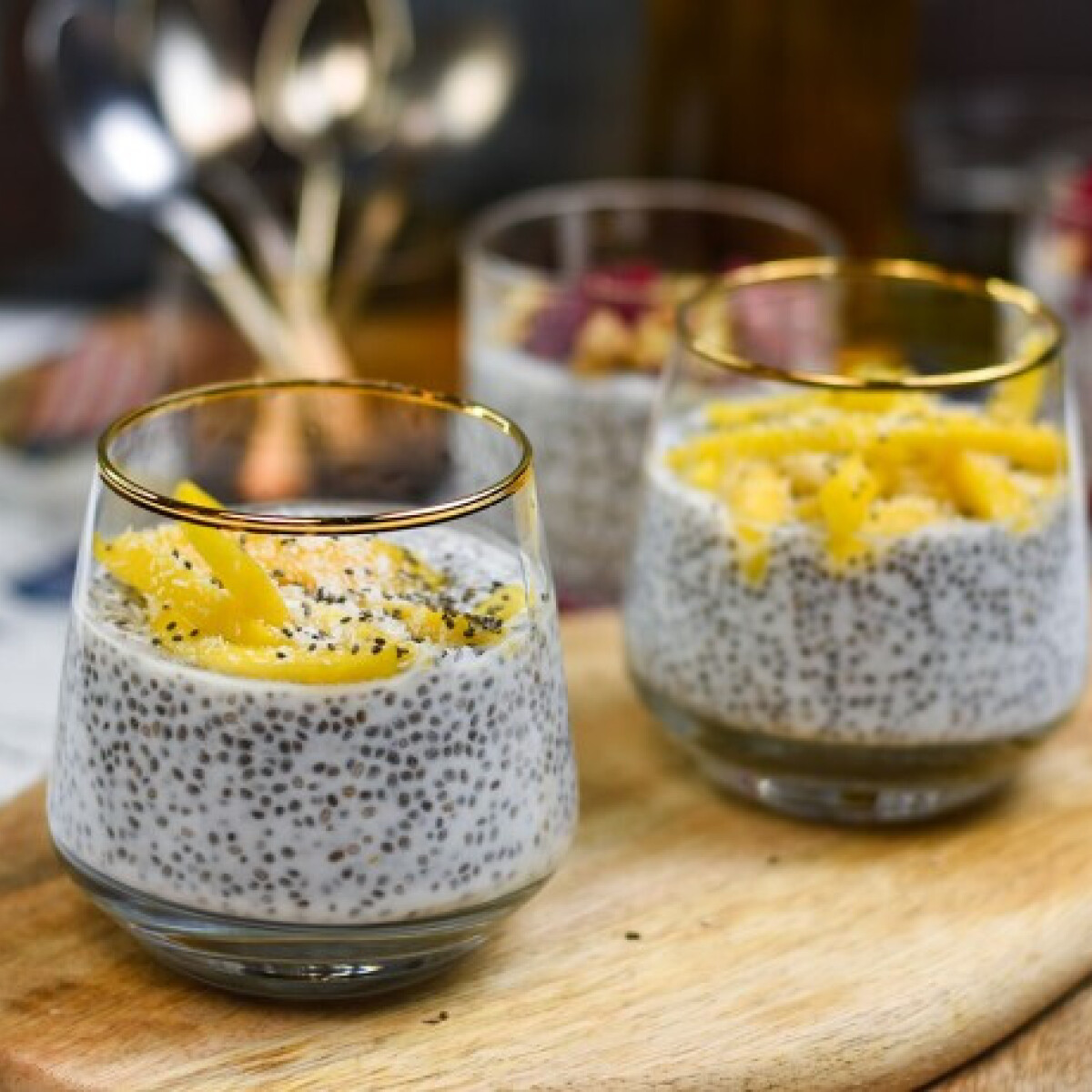 Mit főzzek ma? Thai levessel, teriyaki csirkével és chia pudinggal melegítünk be a hétvégére