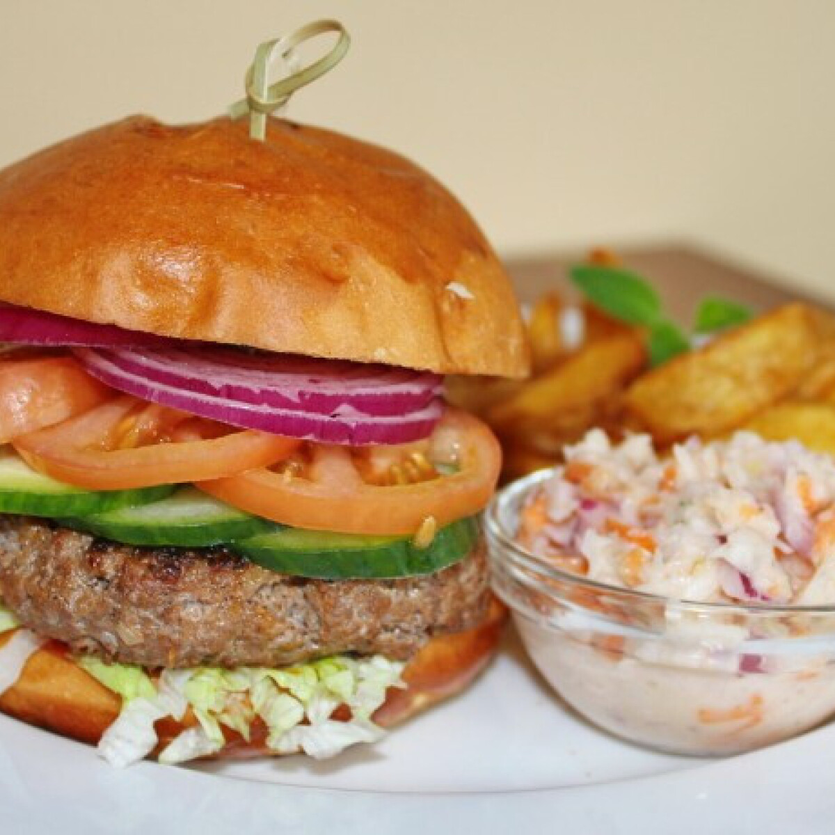 7 színes és laktató hamburger, amit bucira tömhetsz