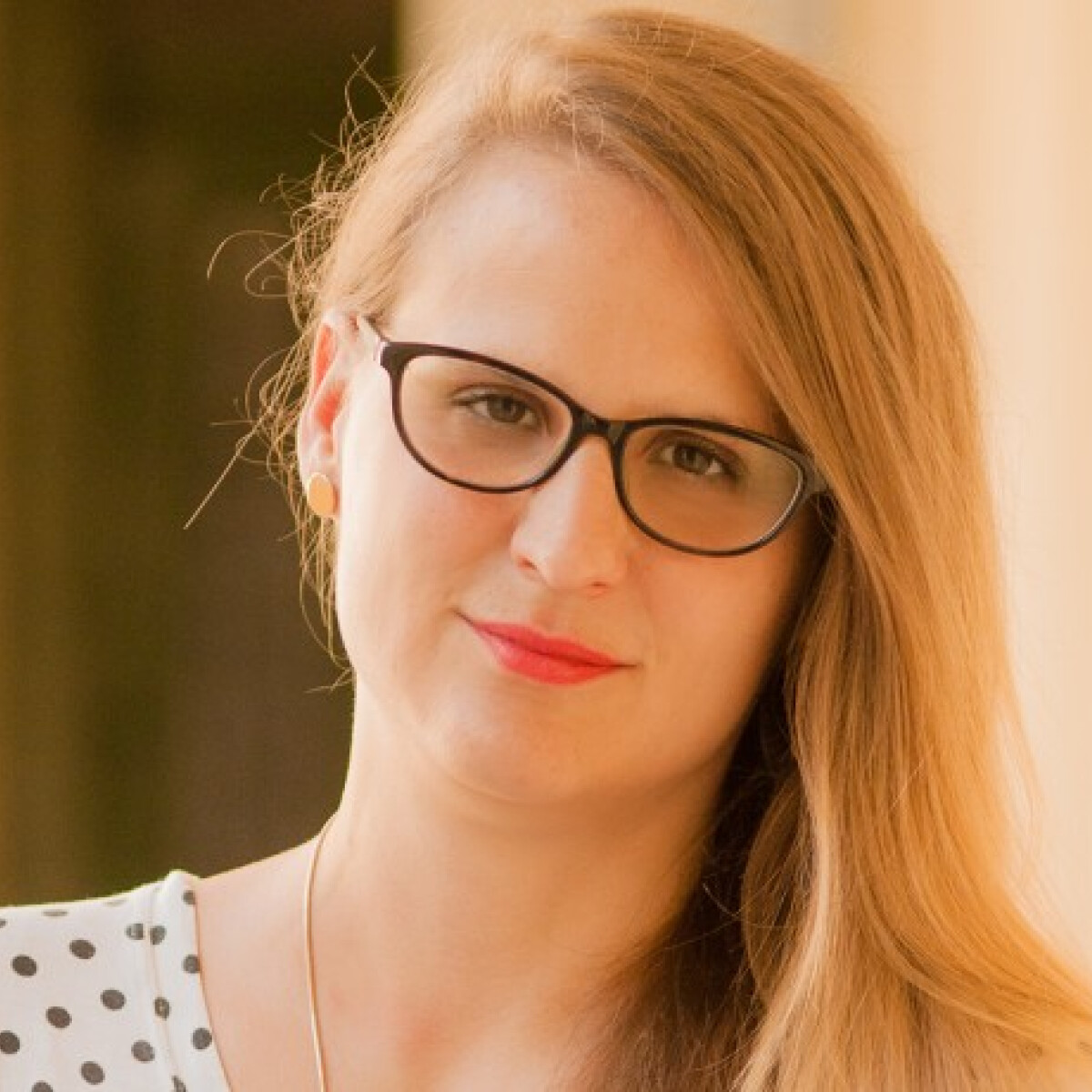 Üdvözöl Anna, aki nem csak a szemed nyitja fel, de mostantól a szádat is nagyobbra tátod majd