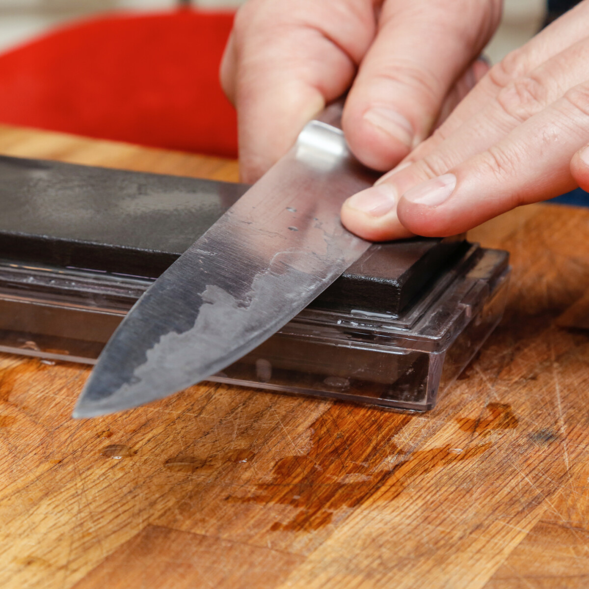 Így élezz kést profi módra úgy, mint egy szakács
