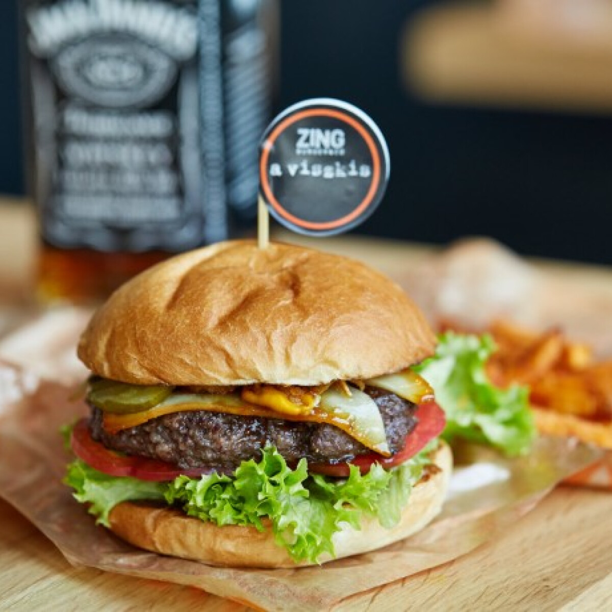 ,,Ezt a burgert ne kóstold meg, mielőtt vezetsz!" - A Zing Burger új üzlettel és új hambival is előrukkolt