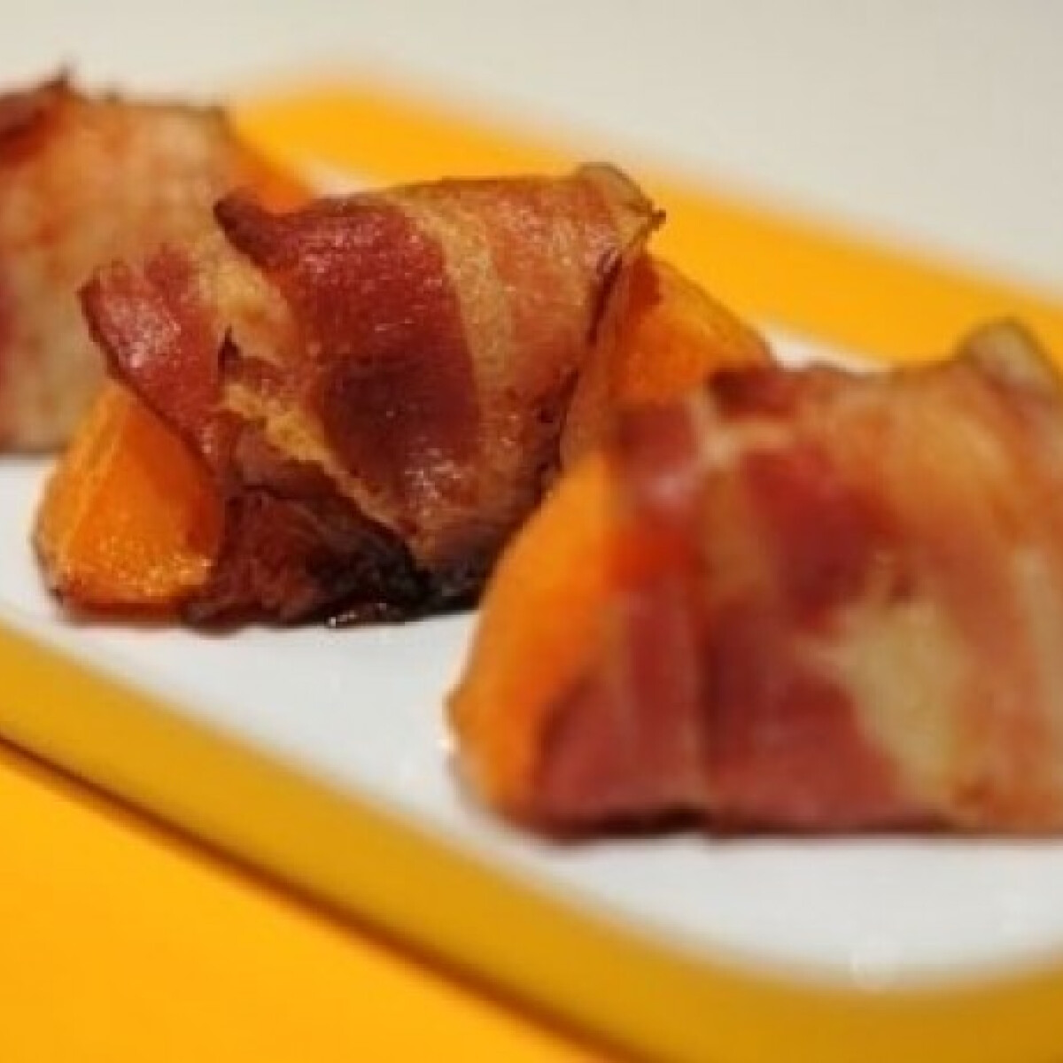 Baconbe tekert finomságok