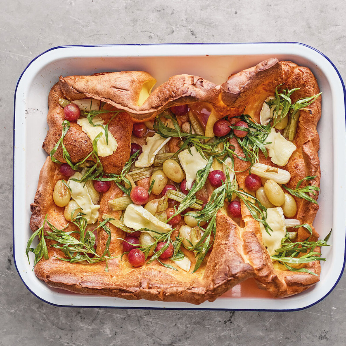 Ilyen hatalmas Yorkshire puddingot még sosem láttál Jamie Olivertől!