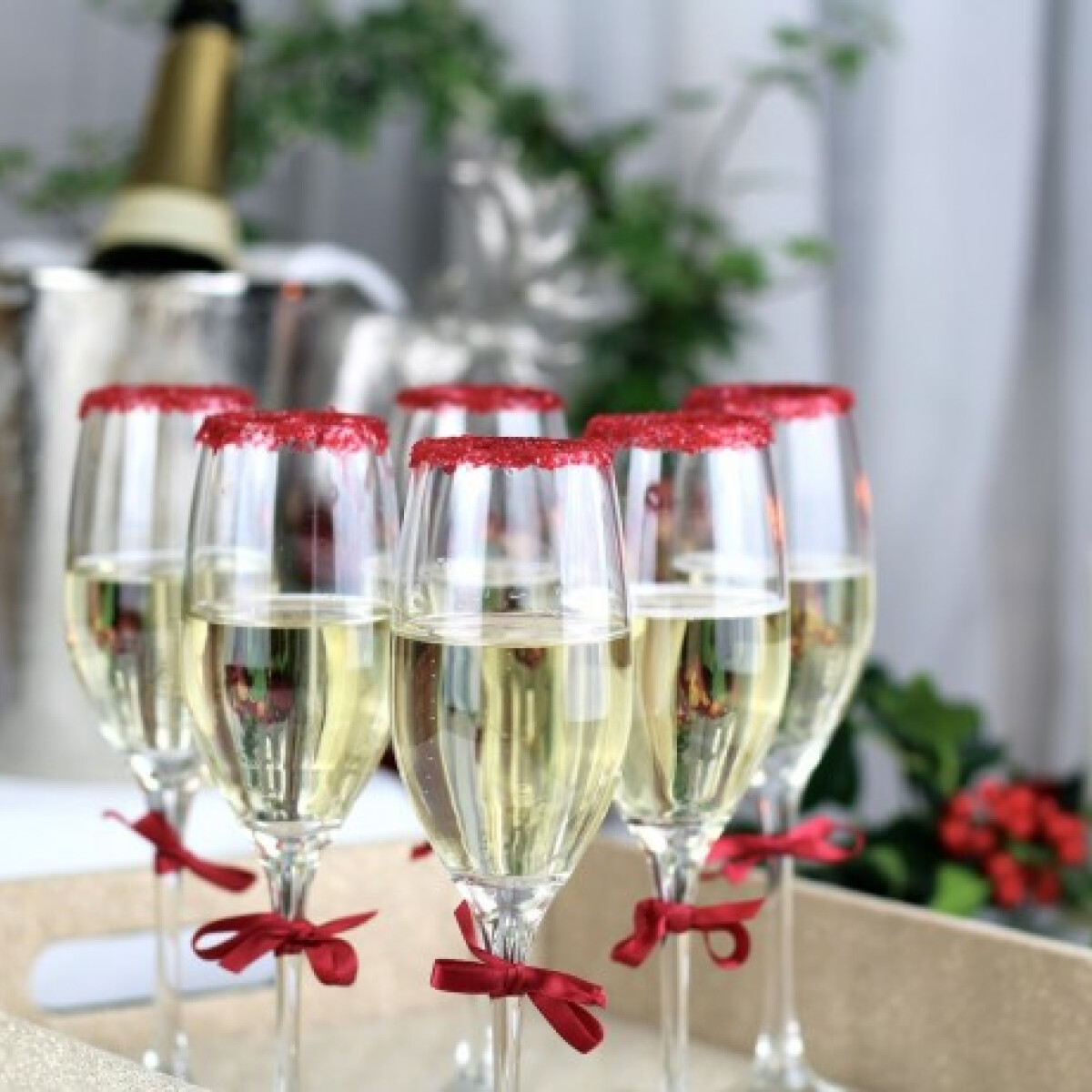 7 tipp, hogyan dobd föl az újévi pezsgős koccintást!
