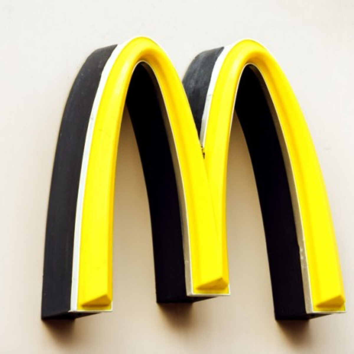 Óriási dobásra készül a McDonald's - jövőre egy új termékük lepi el a boltok polcait