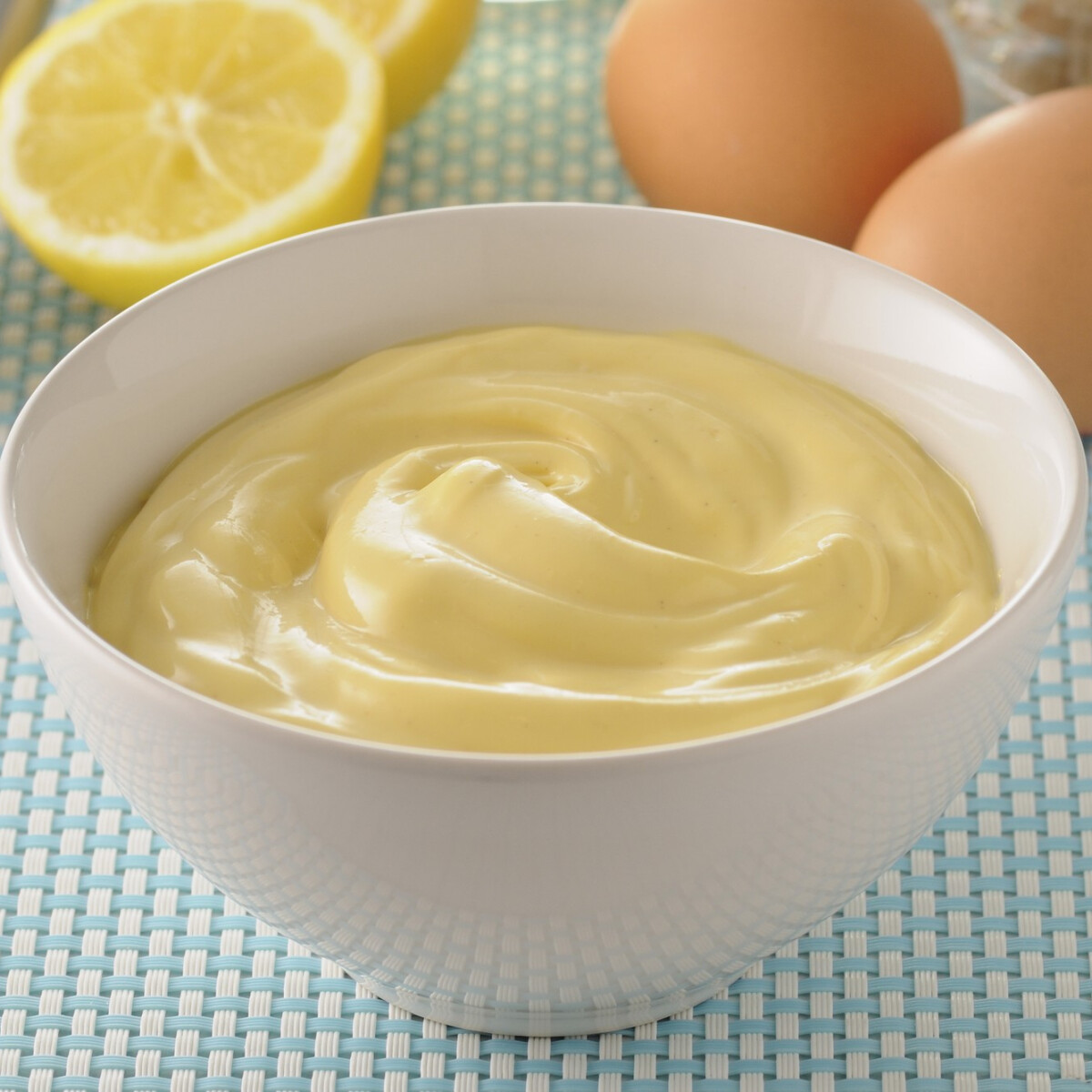 Házi (vegán) majonéz, torma, remulád – legjobb mártások húsvétra