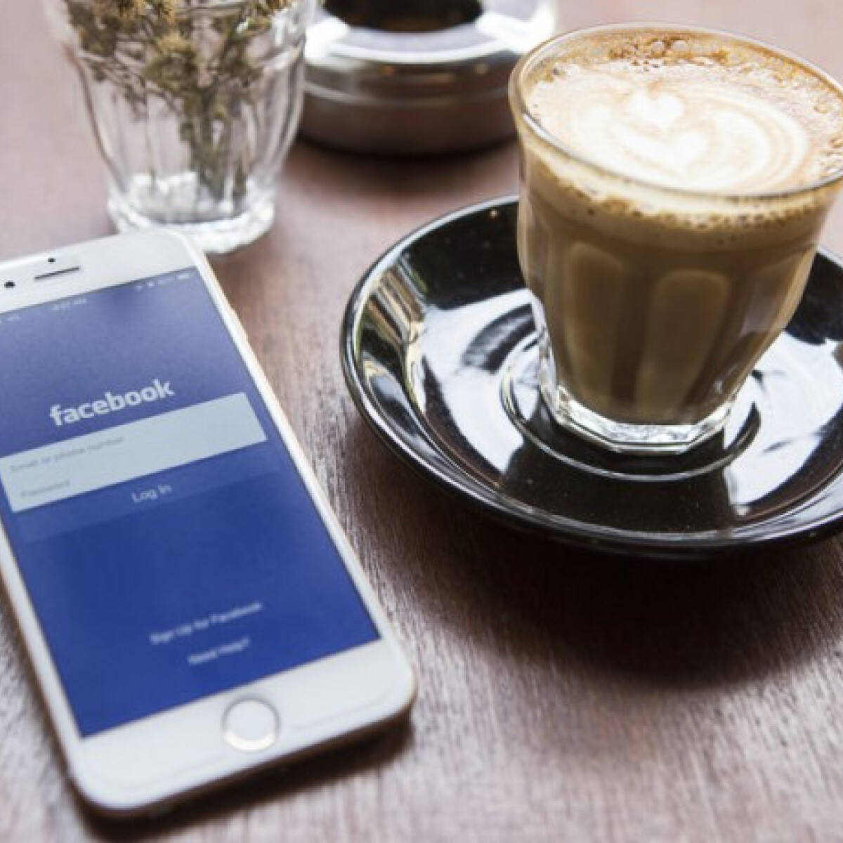 „Iszol velem egy kávét?” - újabb vírusposzt terjed a Facebookon