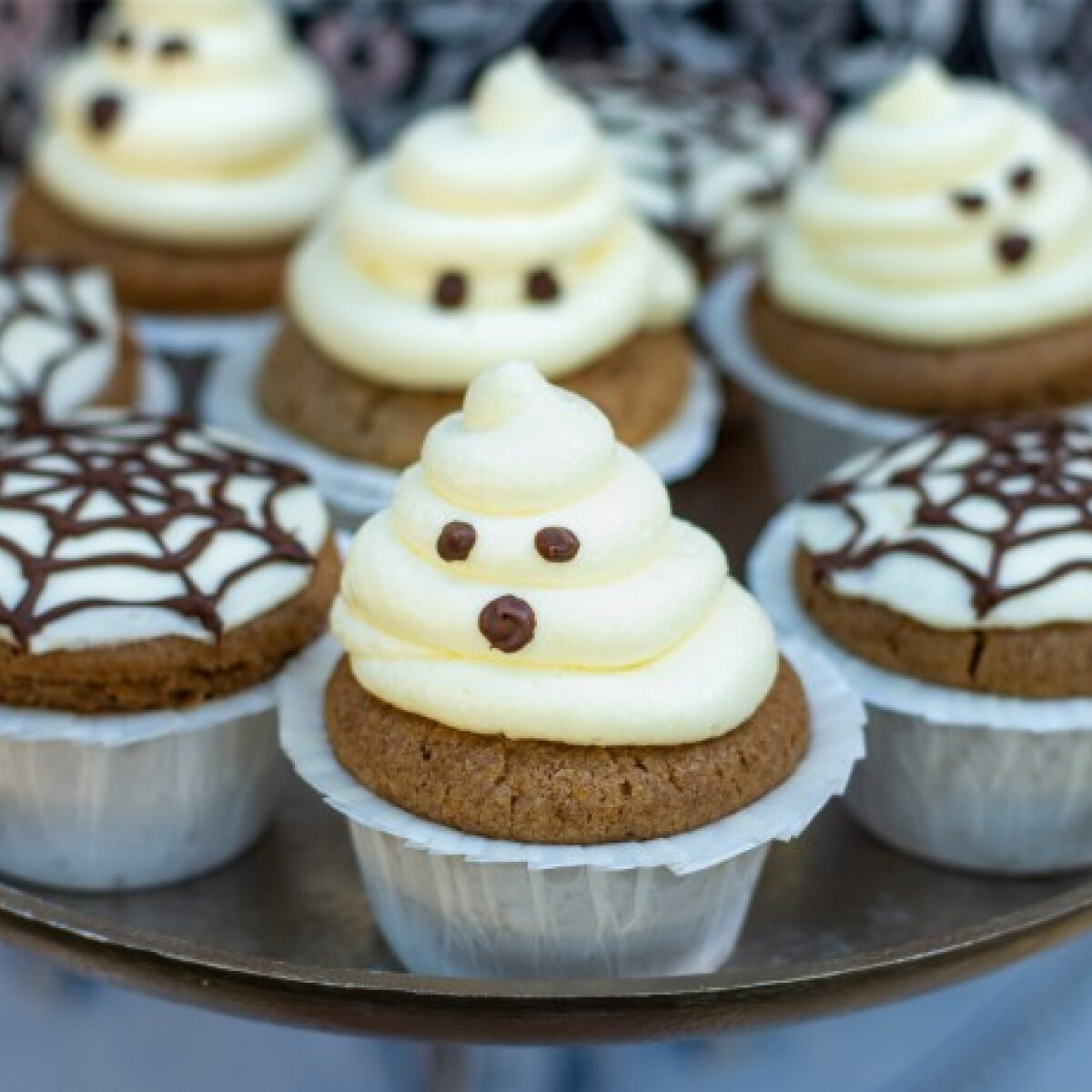 Pókhálók és szellemek: Halloween ihlette muffinokat készítettünk, kicsiknek és nagyoknak egyaránt