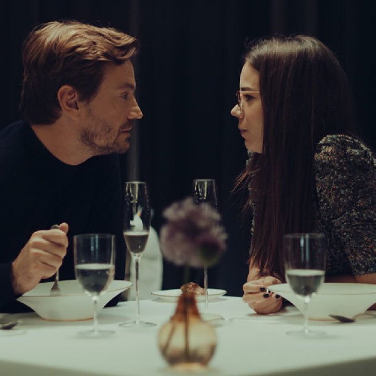 Ilyen az a társkereső, ami a kedvenc ételeid alapján hoz össze másokkal – mi ezért ajánljuk a Foodie Love című sorozatot