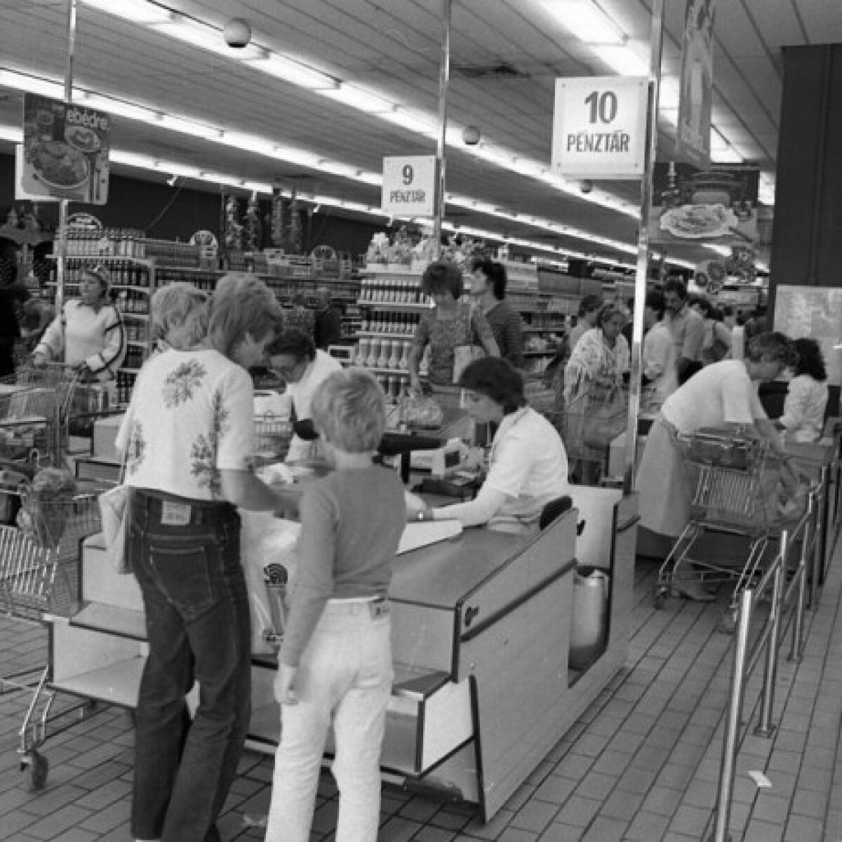 Ennyit drágultak az alapélelmiszerek a rendszerváltás óta - emlékeztek még a 12 forintos kenyérre?