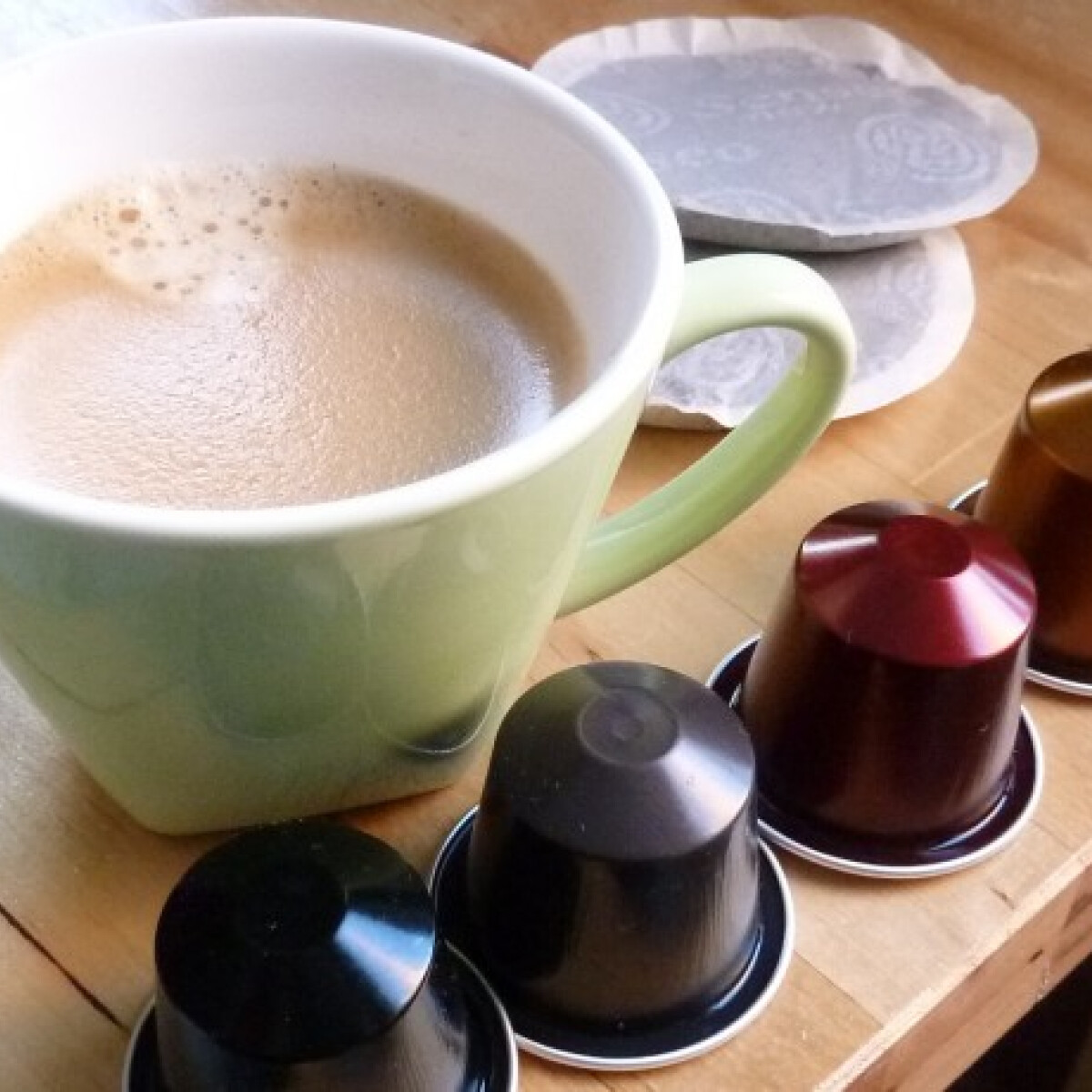 Jön a Starbucks vetélytársa, a Nespresso Café!