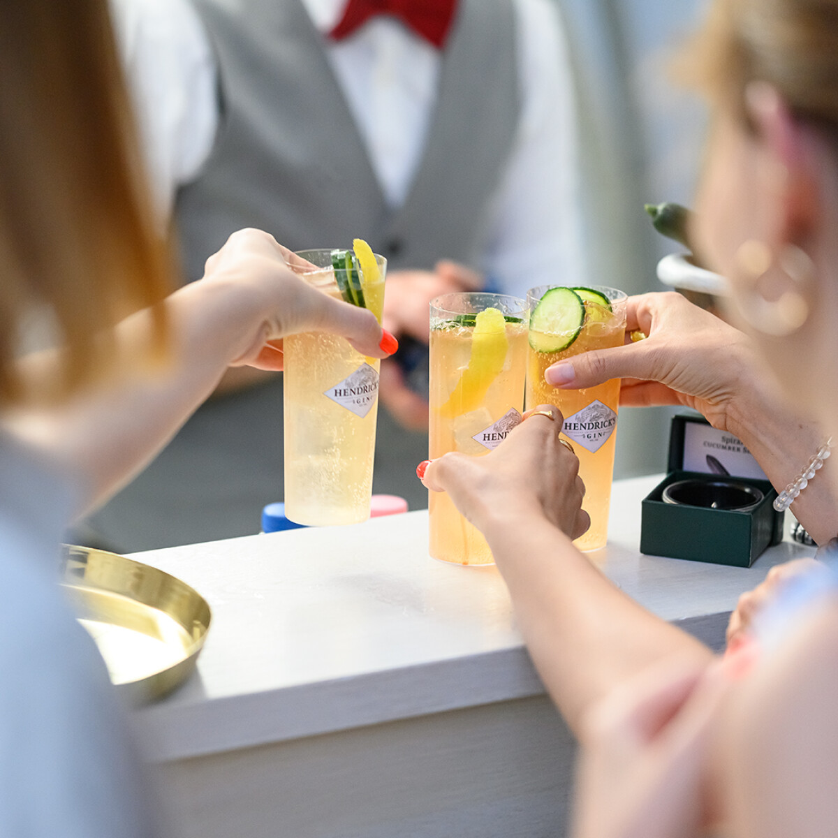 Piknik a csillagok alatt, nyár, hűsítő gin tonicok és holdfotózás a Svábhegyen