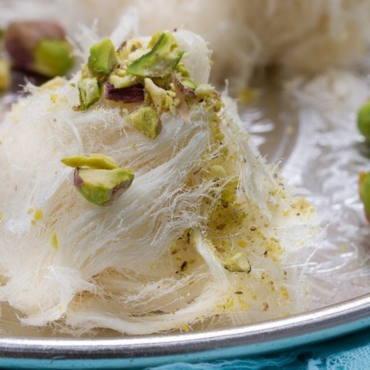 Pashmak, a lágy, gyapjúfonalszerű perzsa édesség, amit tündér-vattacukornak is hívnak