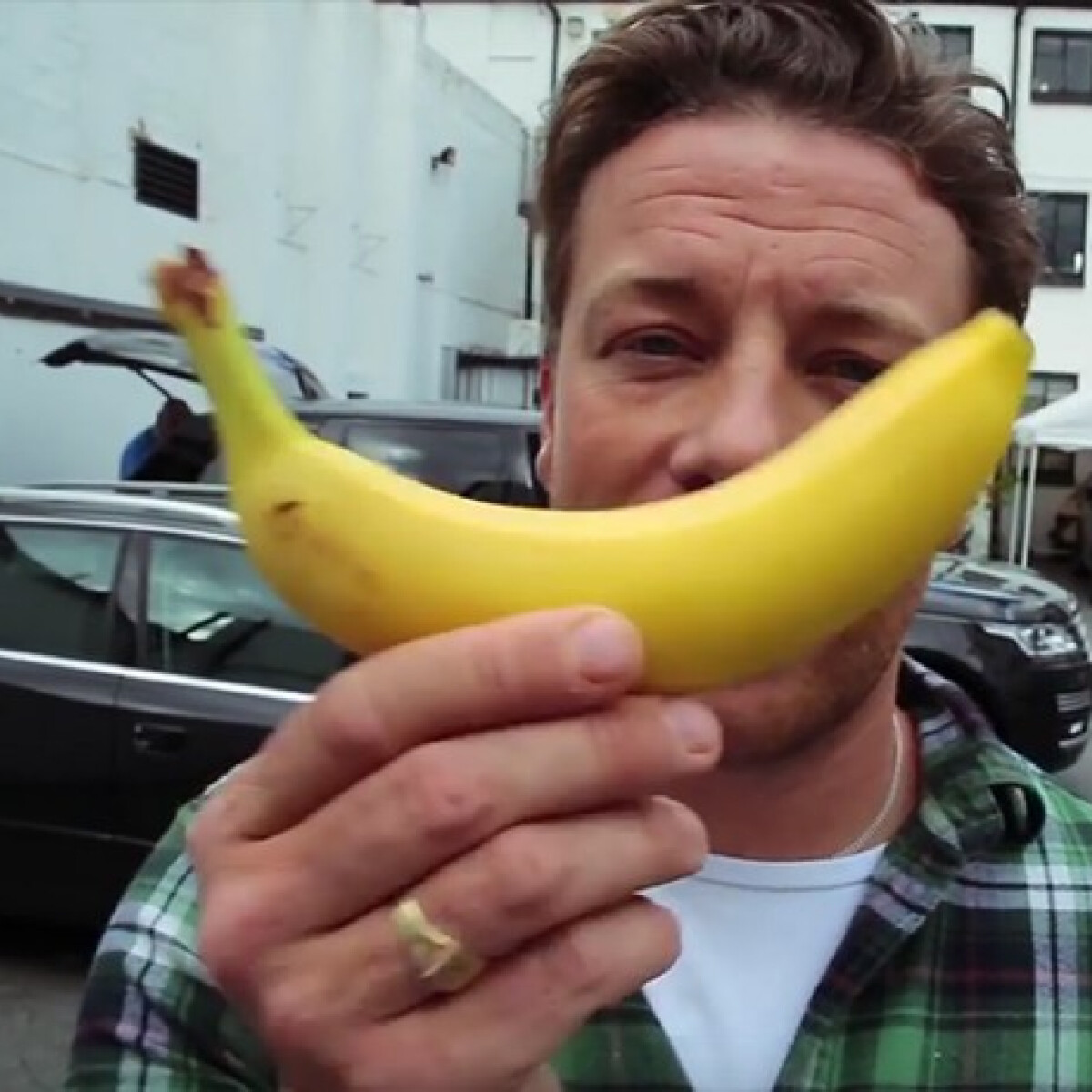 Mit művel Jamie Oliver ezzel a banánnal???