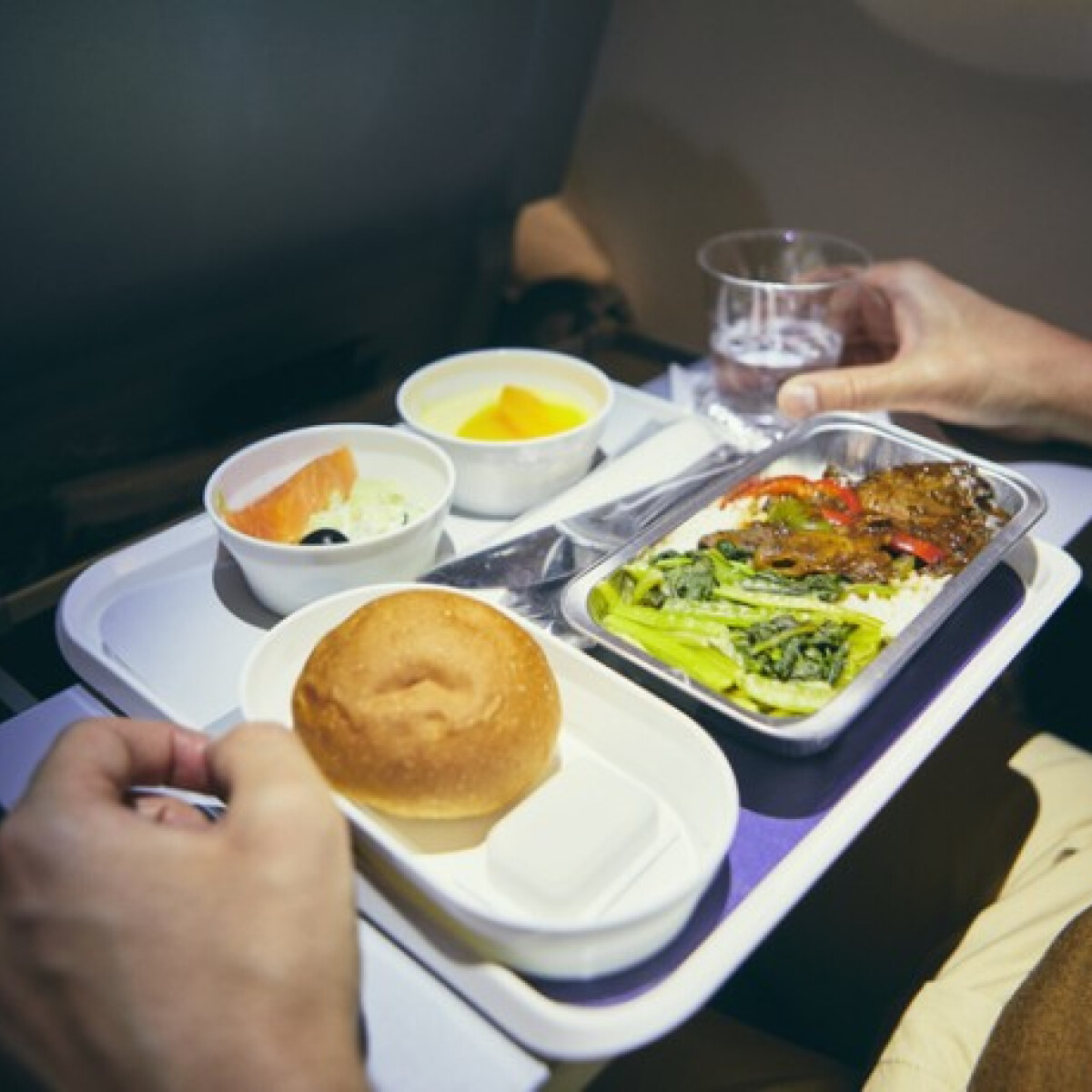 Ilyen borzalmas ételt kapott egy vega utas a repülőn