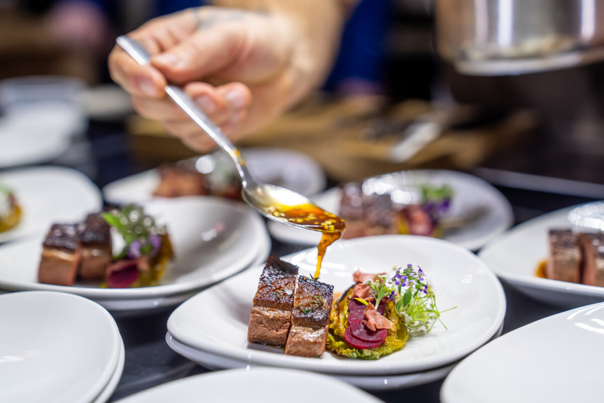 Idén nem kell, hogy stressz legyen a karácsonyi készülődés – Tóth Szilárd séftippjeivel könnyen átvészeled a konyhában töltött időt