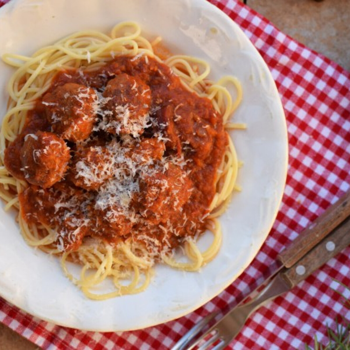 Kultúrfelvágott: elkészítettük Clemenza húsgolyós spagettijét a Keresztapából