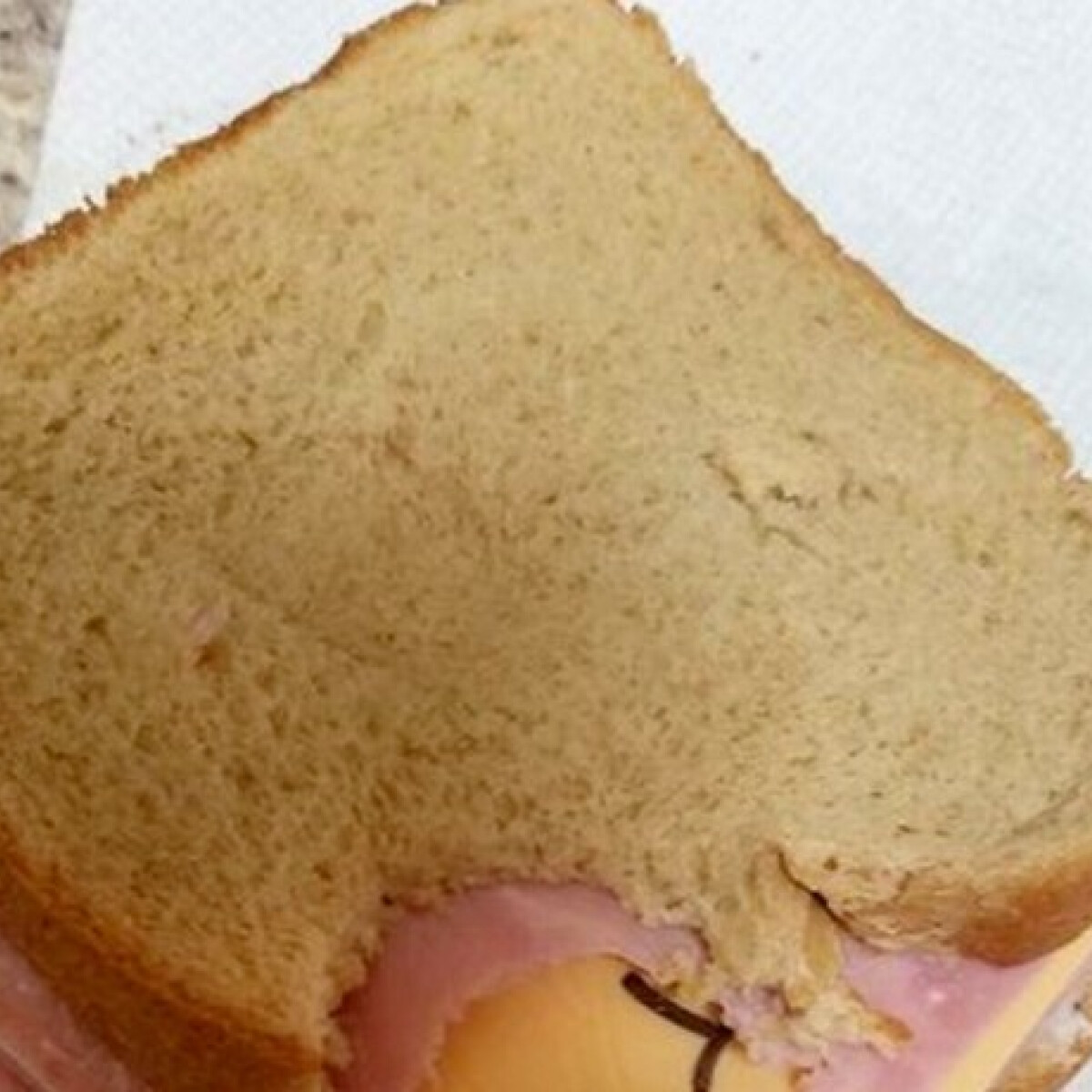 Imádják az internetezők a feleséget, aki bosszút állt férjén, mert gúnyosan "szendvicskészítőnek" hívta nejét