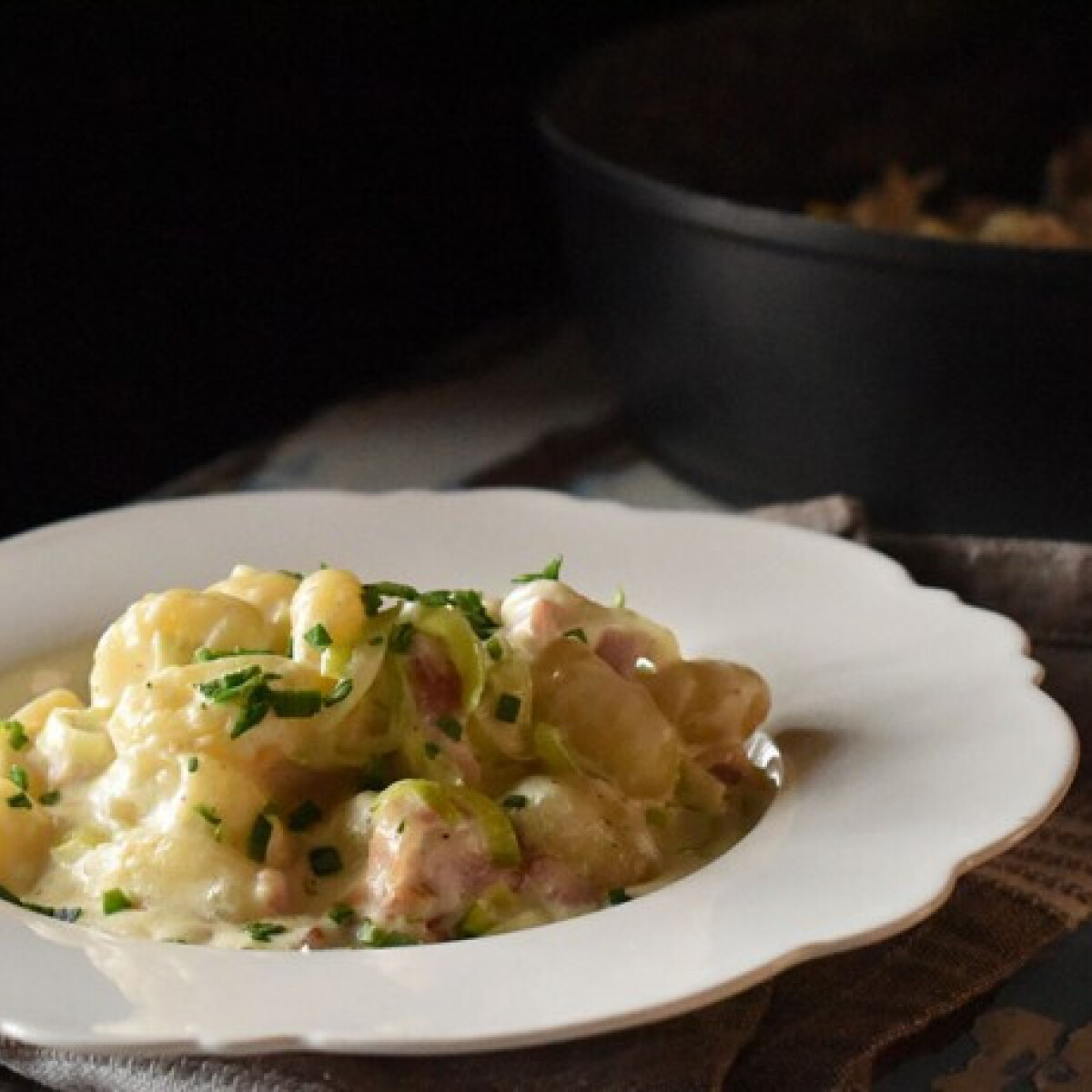 Mit főzzek ma? Sajtkrémleves, baconös gnocchi és barackhab vár hétfőn