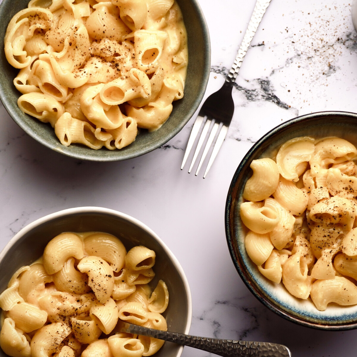 Sajtos tészta újratöltve! – Mutatjuk az egyedényes, 30 perces MAC AND CHEESE receptjét