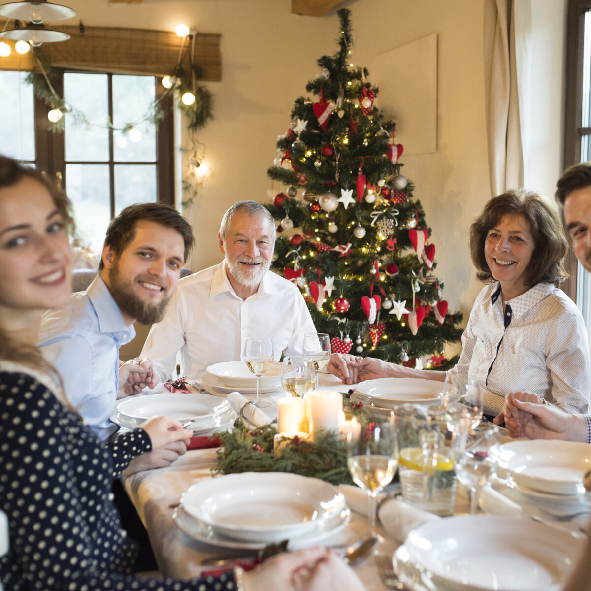 Így reagálj a rokonok illetlen kérdéseire a karácsonyi asztalnál