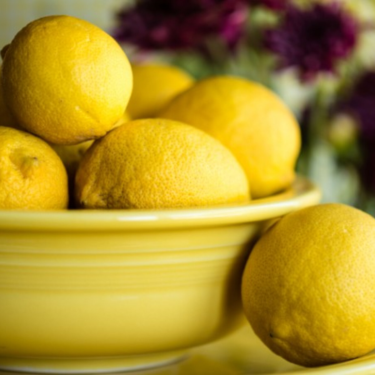 Így nyerd ki a citrom levét egyetlen vágás nélkül!