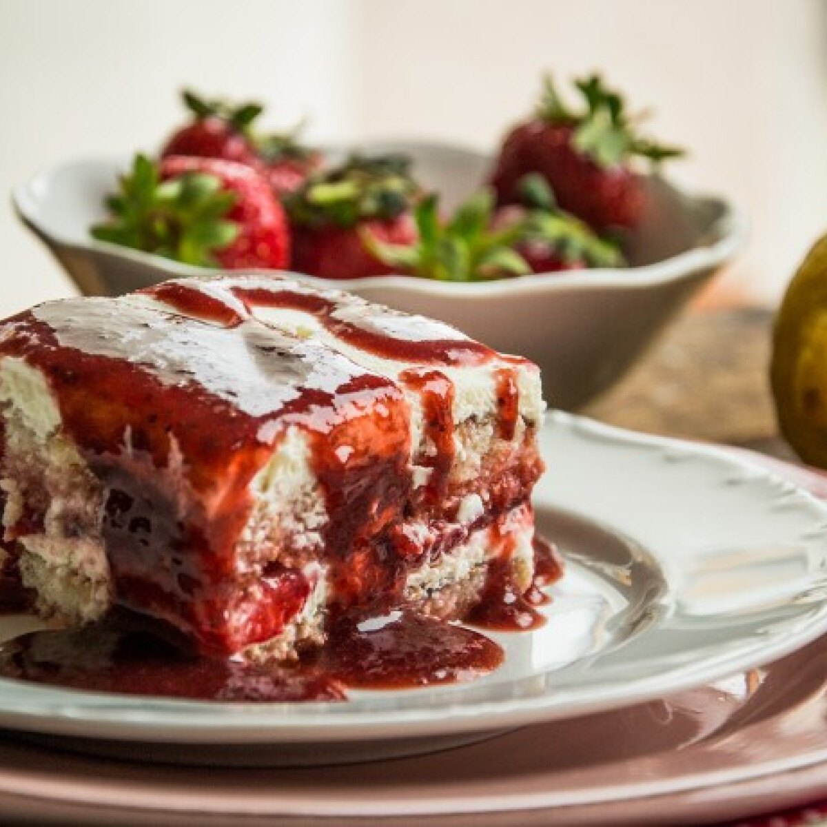 Mit főzzek ma? Brokkolikrémleves, tejfölös dödölle és epres tiramisu vár