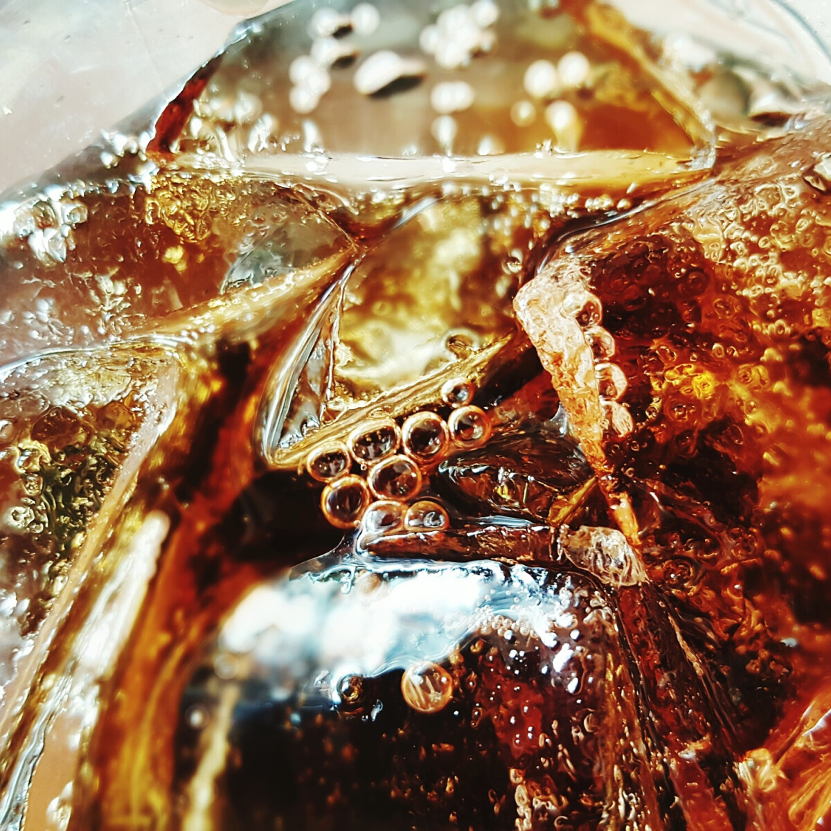 Ezen sokan ki fognak akadni: megváltozik a Coke Zero íze