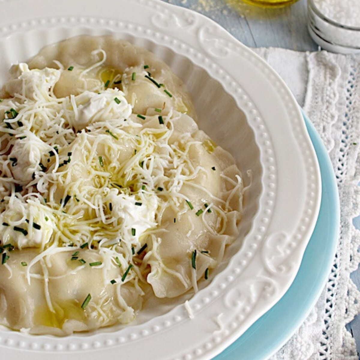 Mit főzzek ma? Nyári gazpacho, ricottás ravioli, meggyes süti készül a konyhában