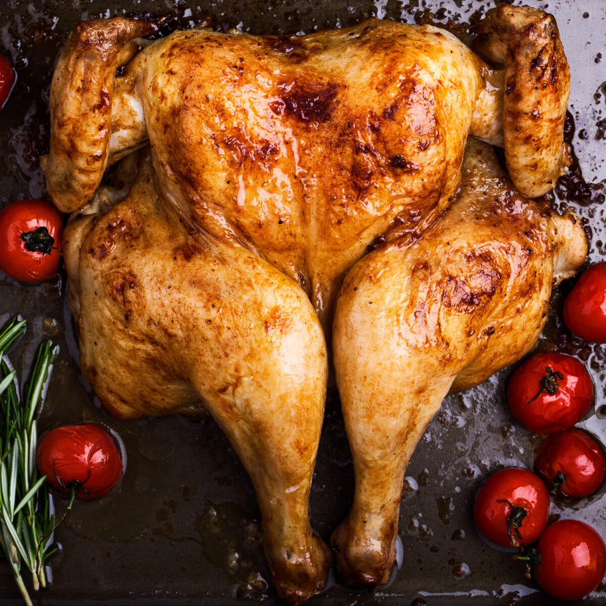 4 profi tipp, hogy az egészben sült csirkéd 20 percen belül elkészüljön