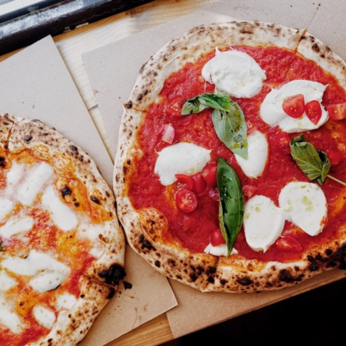 ,,Hülye pizzások!" – A boltnyitásról és a pizzasütésről kérdeztük a Moto Pizza megálmodóit
