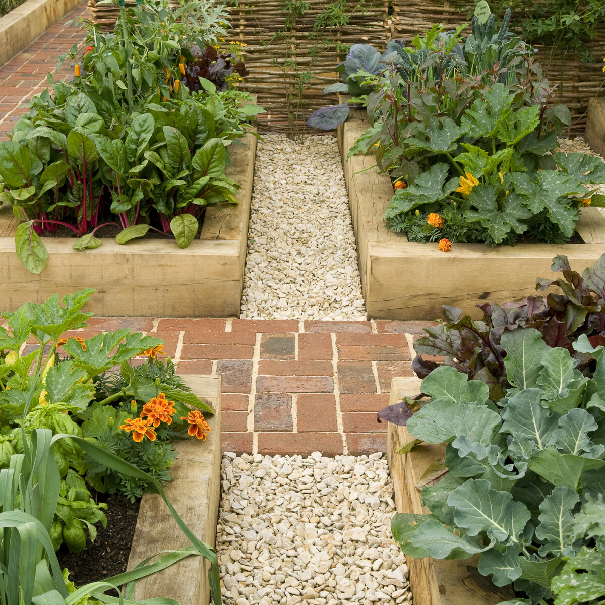Így lehet gyönyörű házi zöldségeskerted egyszerűen