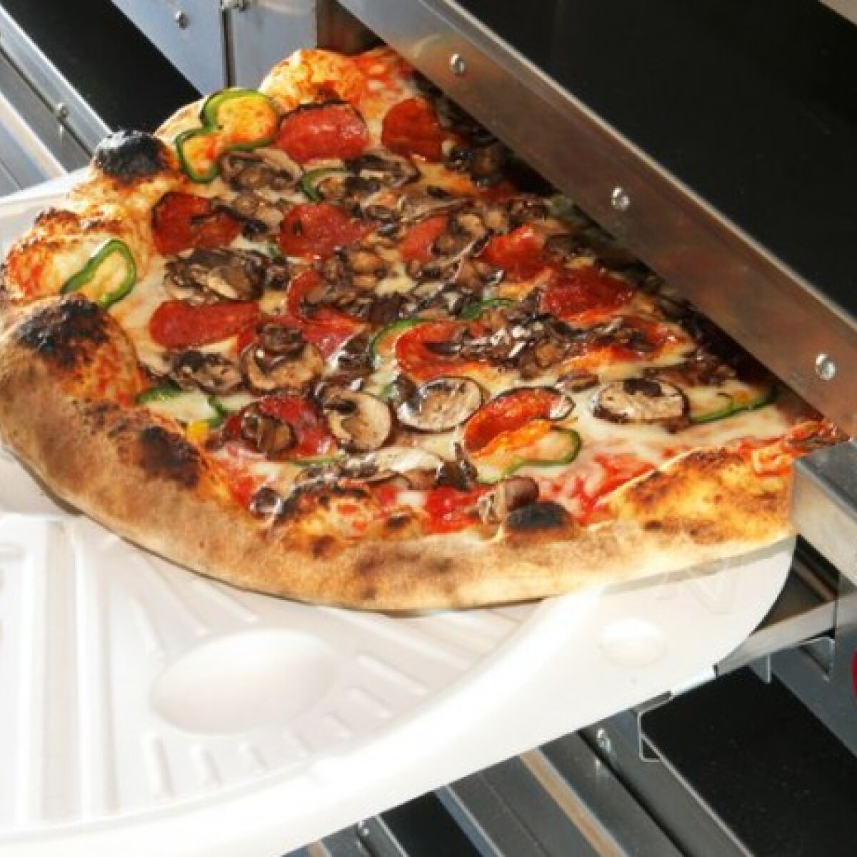 Ilyen a pizza, amit csak robotok készítenek