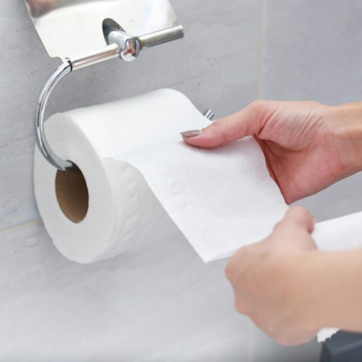 Ezért ne takard le a nyilvános vécé ülőkéjét WC-papírral