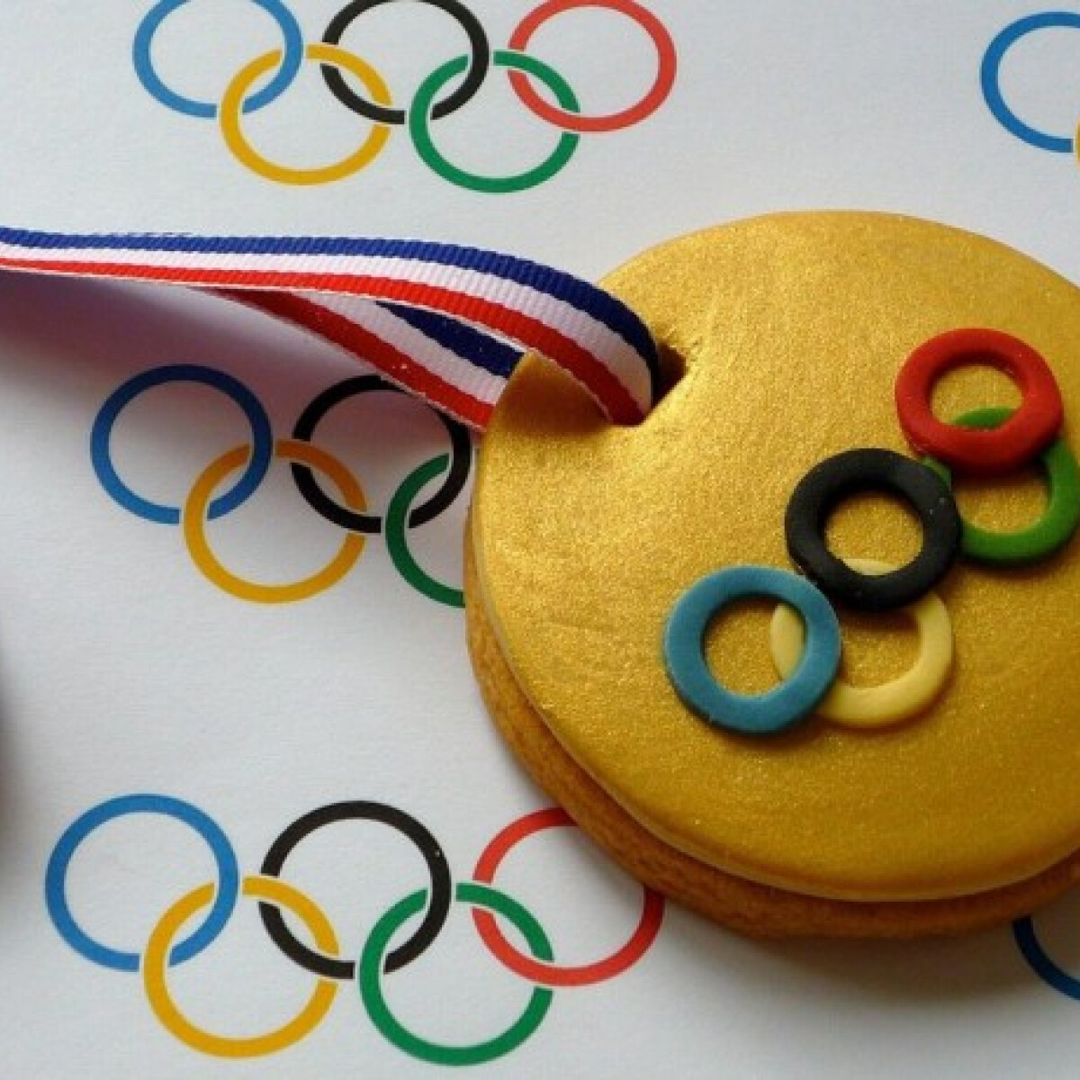 Étvágygerjesztő ötkarikás sütik - Lesd meg ezeket a téli olimpia által ihletett kekszeket!