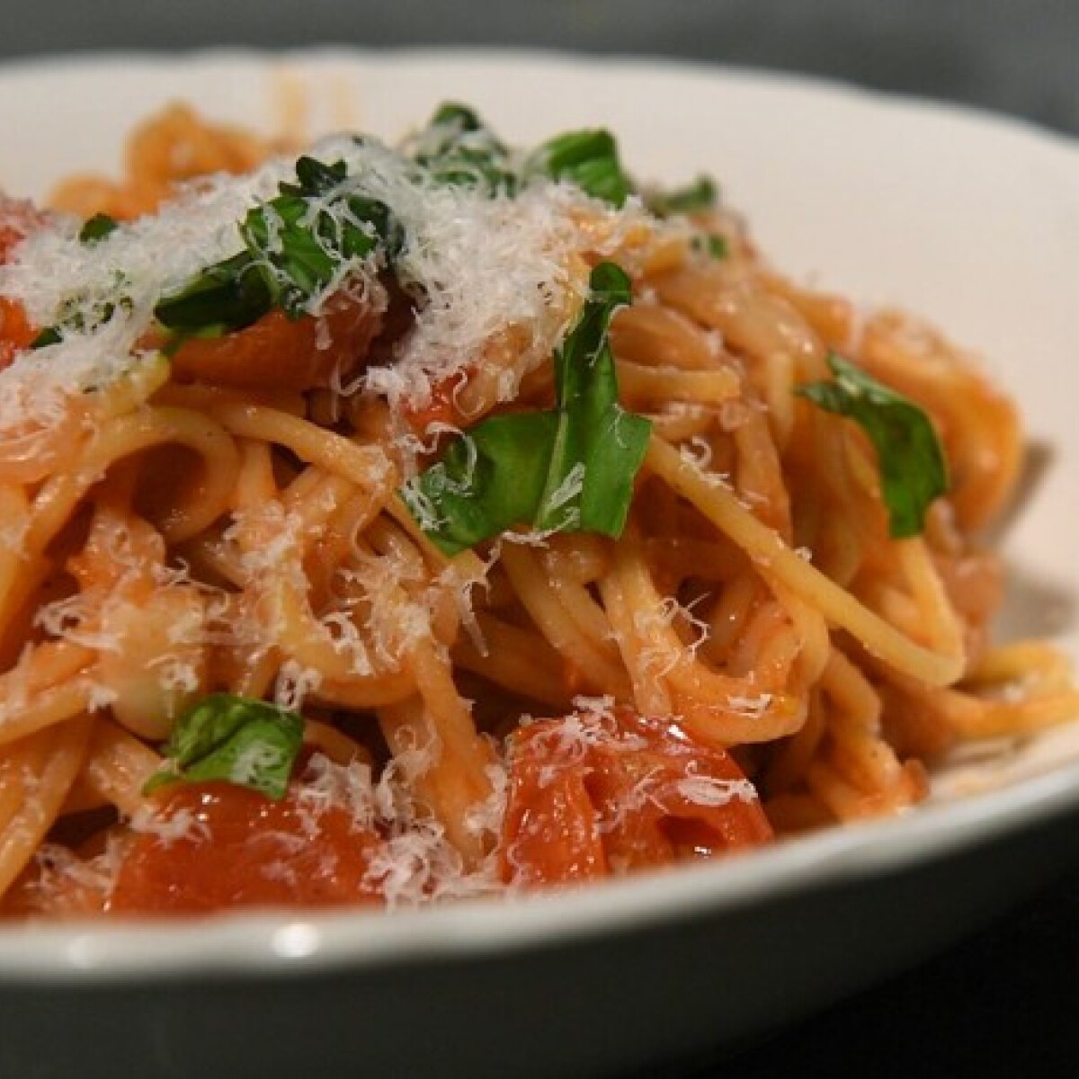 Mit főzzek ma? Sokzöldséges gombaleves, paradicsomos spagetti és csokitorta vár