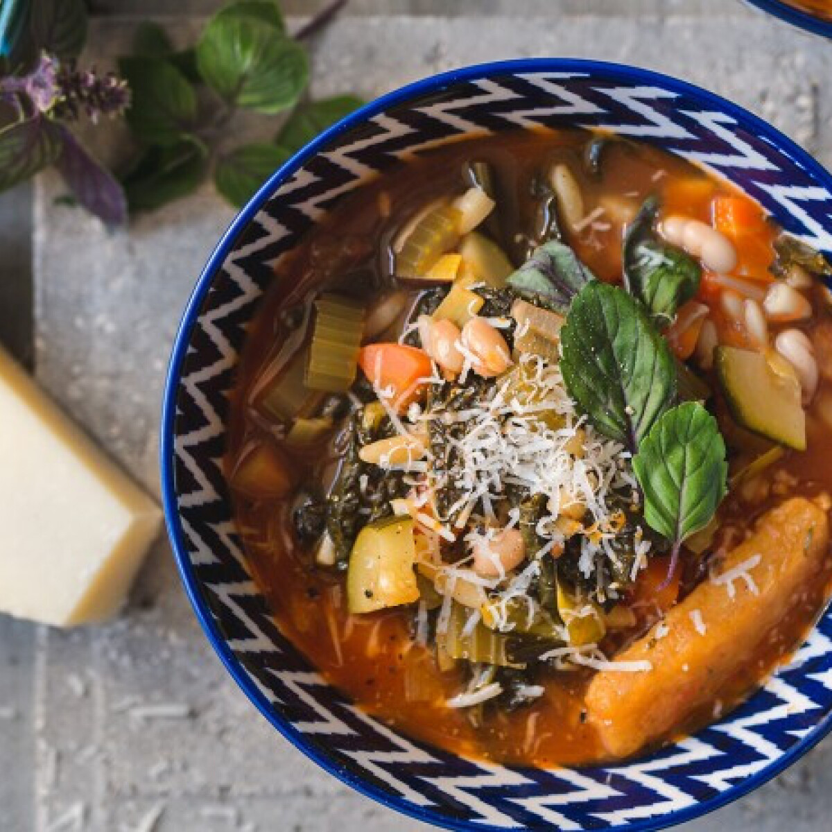 8 tartalmas minestrone leves, ami akár egy főétellel is felér