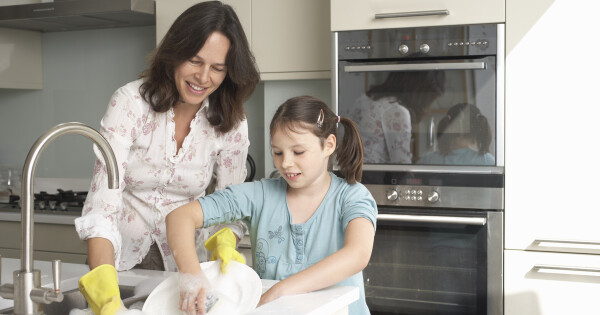 A trükk, amivel könnyedén ráveszed a gyereked a takarításra | Nosalty