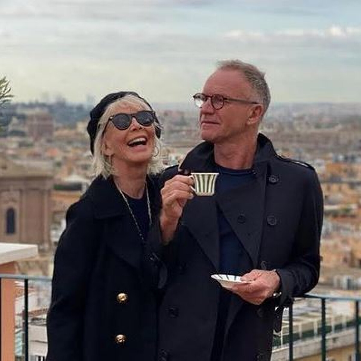A világhírű énekes, Sting és felesége segítenek a bajba jutott vendéglátósokon
