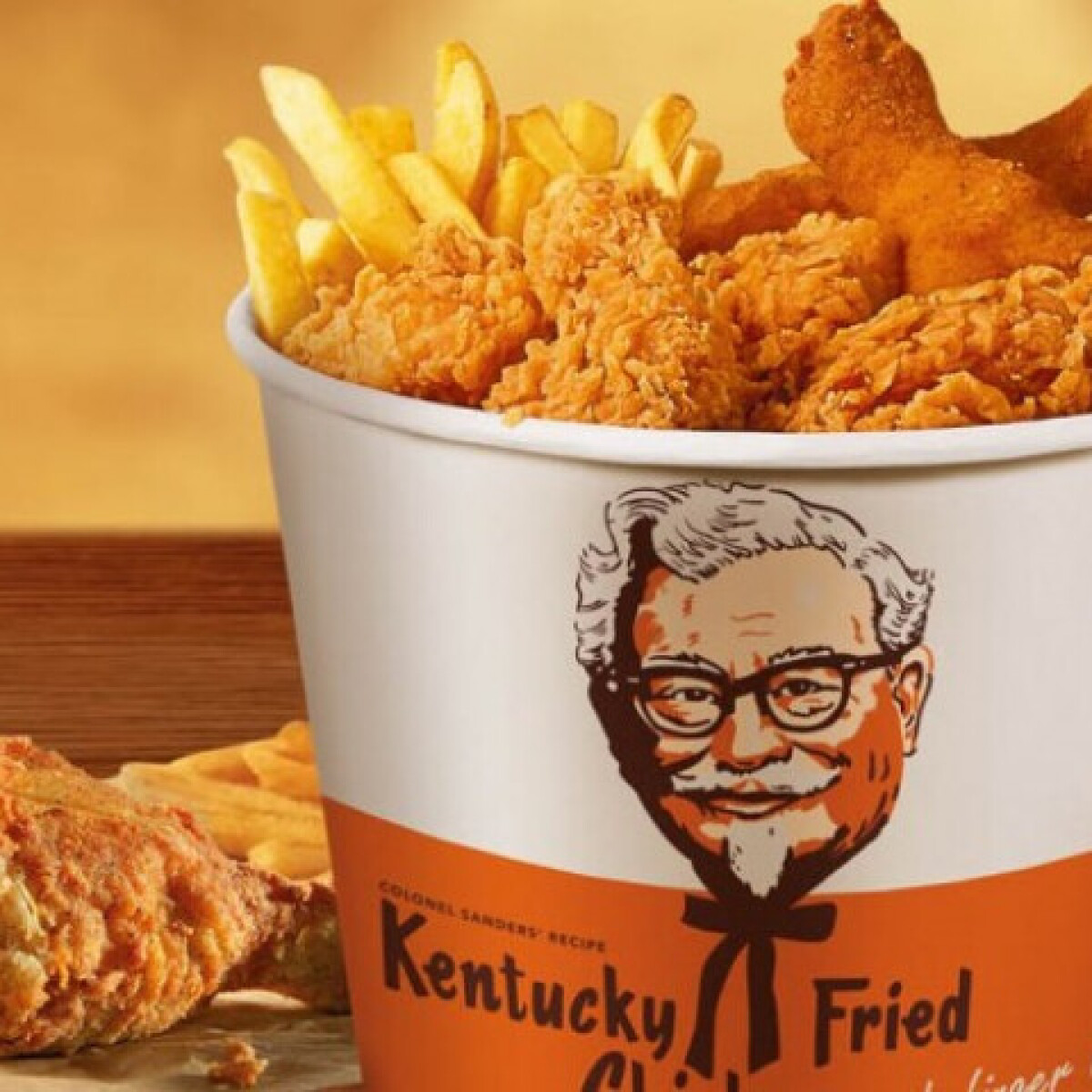 Ronda karácsonyi pulcsikat kaptak a KFC kosarai