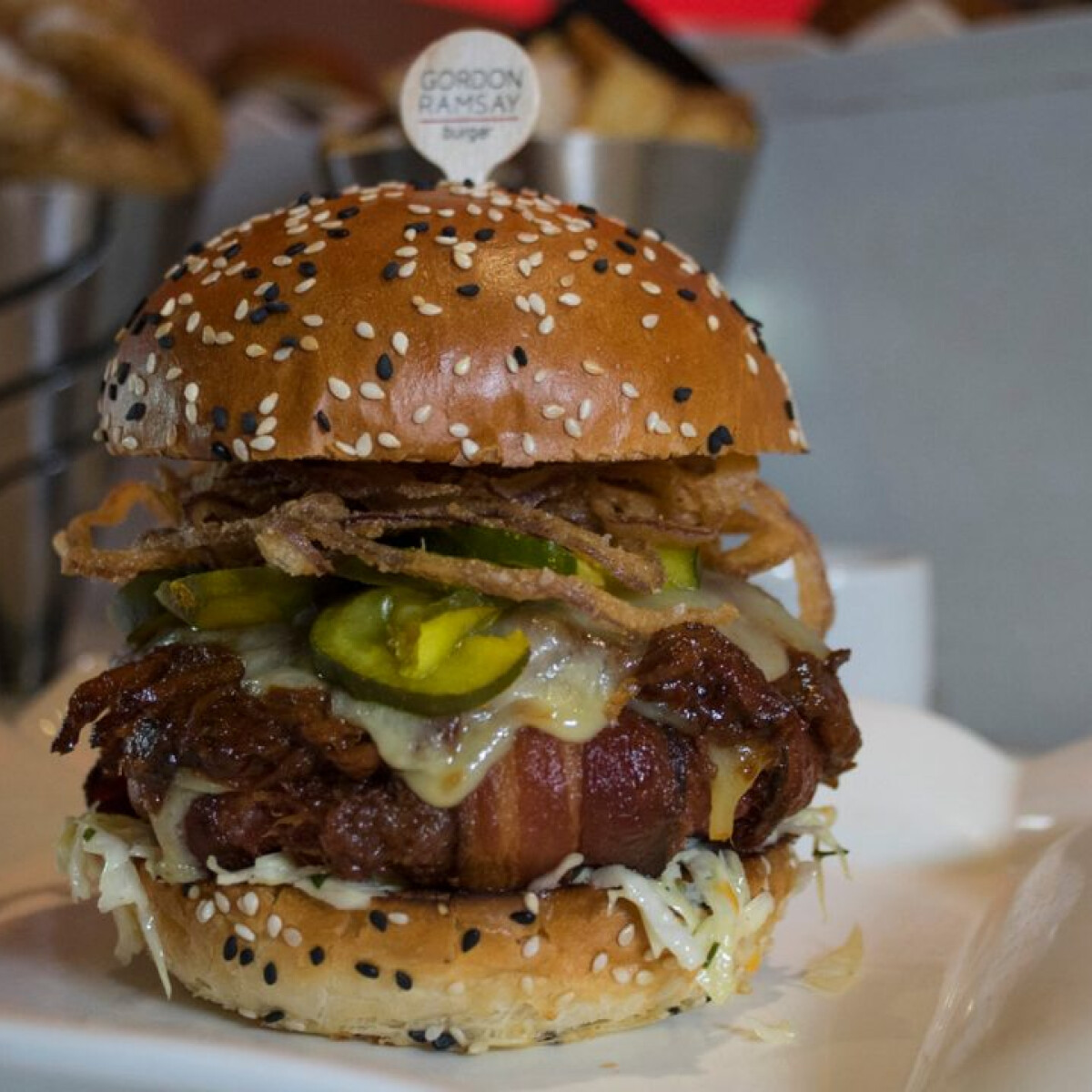 Gordon Ramsay új hamburgerezőjének áraitól kiakadtak az internetezők