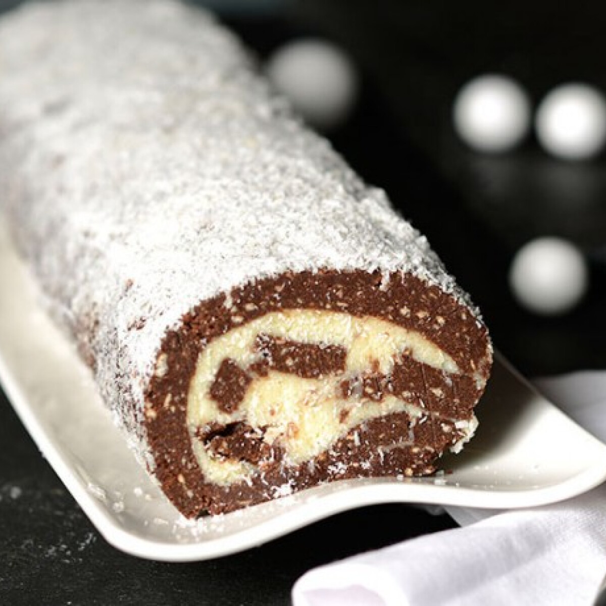35. születésnapján 35 gyermekotthonba szállított kekszet a Detki