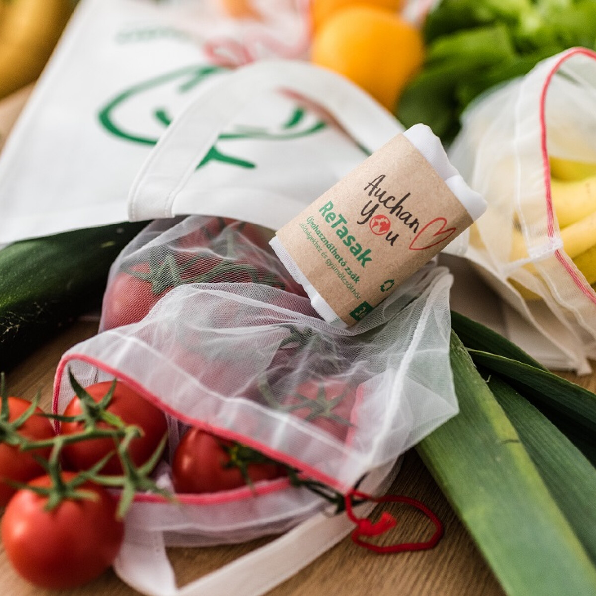 Kezdődik a műanyagmentes július az Auchan üzletekben, ezekre a változásokra számíthatunk
