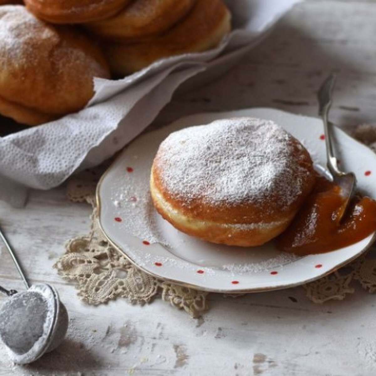Érdekességek, amiket nem tudtál a farsangi fánkról! Jókai Mór ugyanúgy szerette, mint Mátyás király