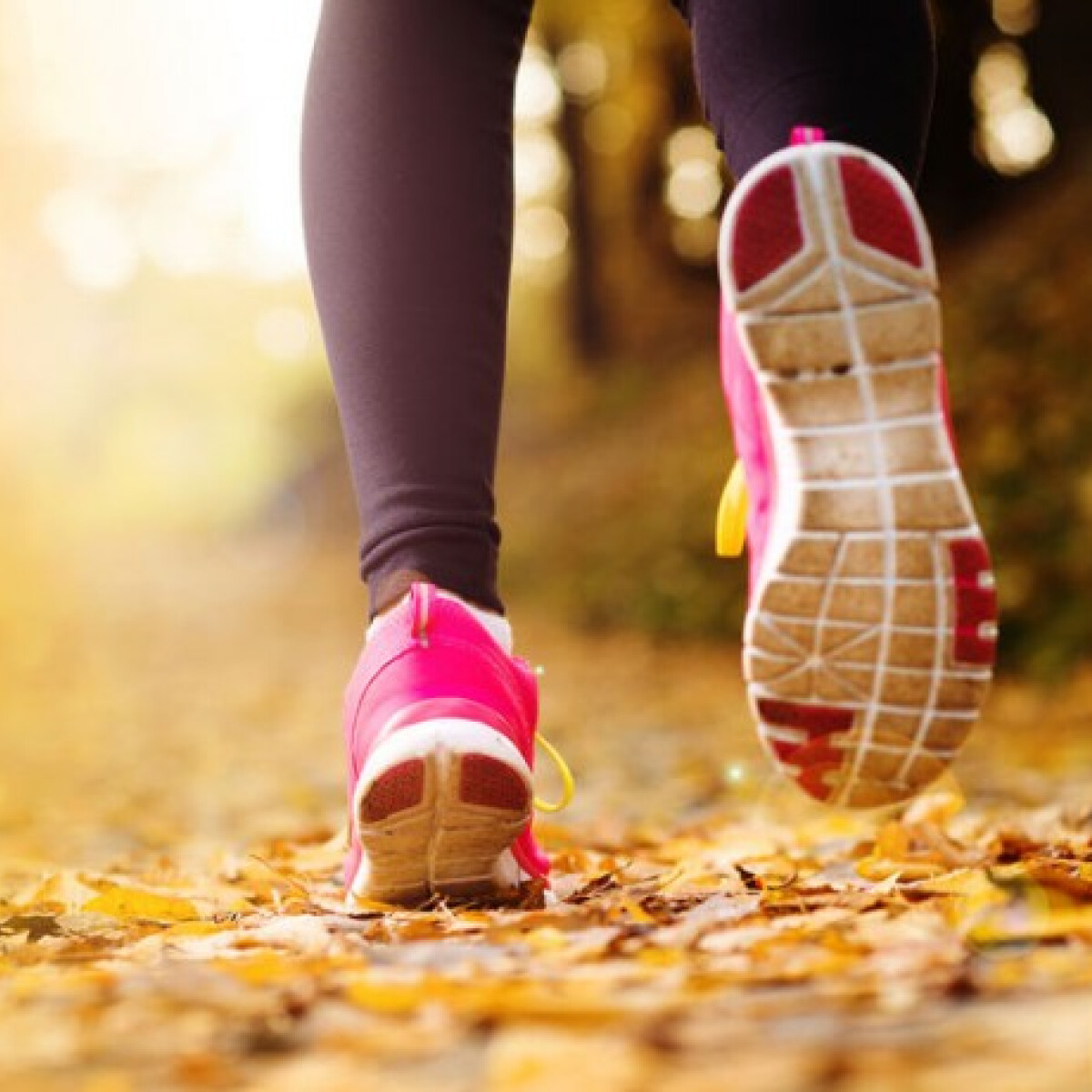 Belevágnál a futásba, de nem tudod, hogy kezdd el? 5 tipp edzőnktől futni vágyóknak