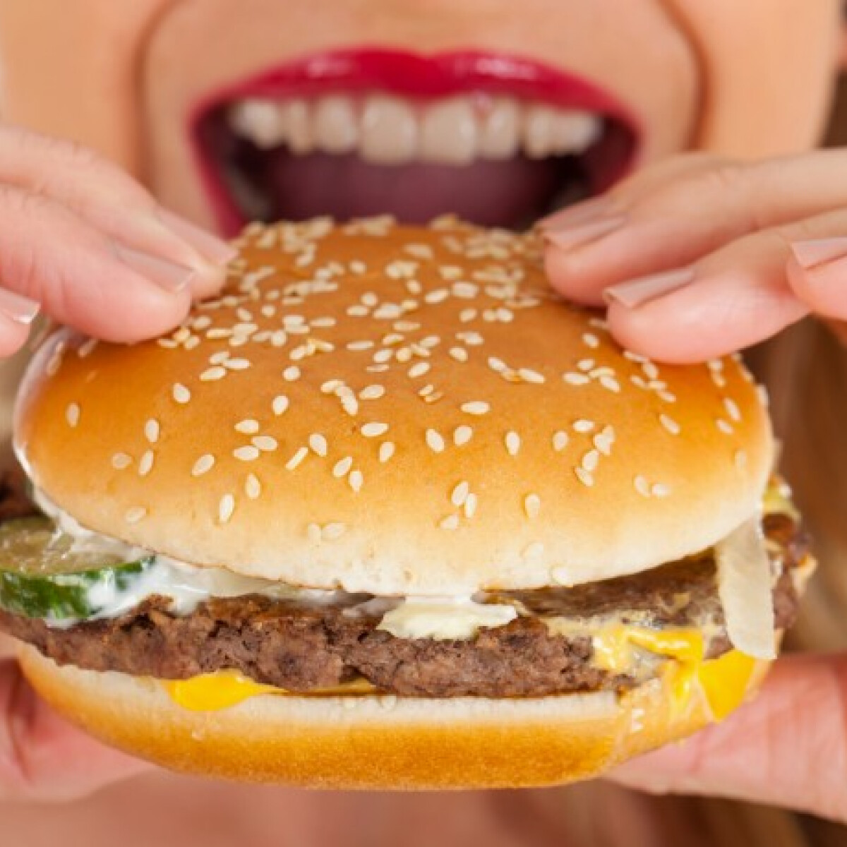 Nagyot hibázott a Meki, véletlenül ingyen osztották a hamburgert